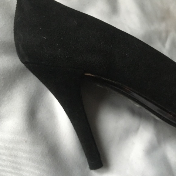 Stuart Weitzman | Suede Heels - Picture 9 of 10